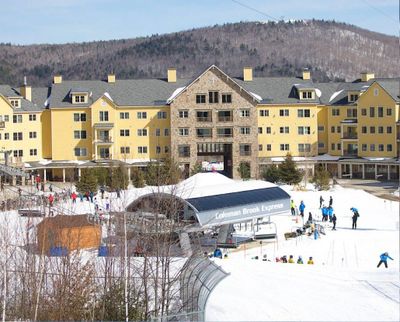 225/227 Qtr. I I Jackson Gore Inn, Condo with 2 bedrooms, 3 bathrooms and null parking in Ludlow VT | Image 1