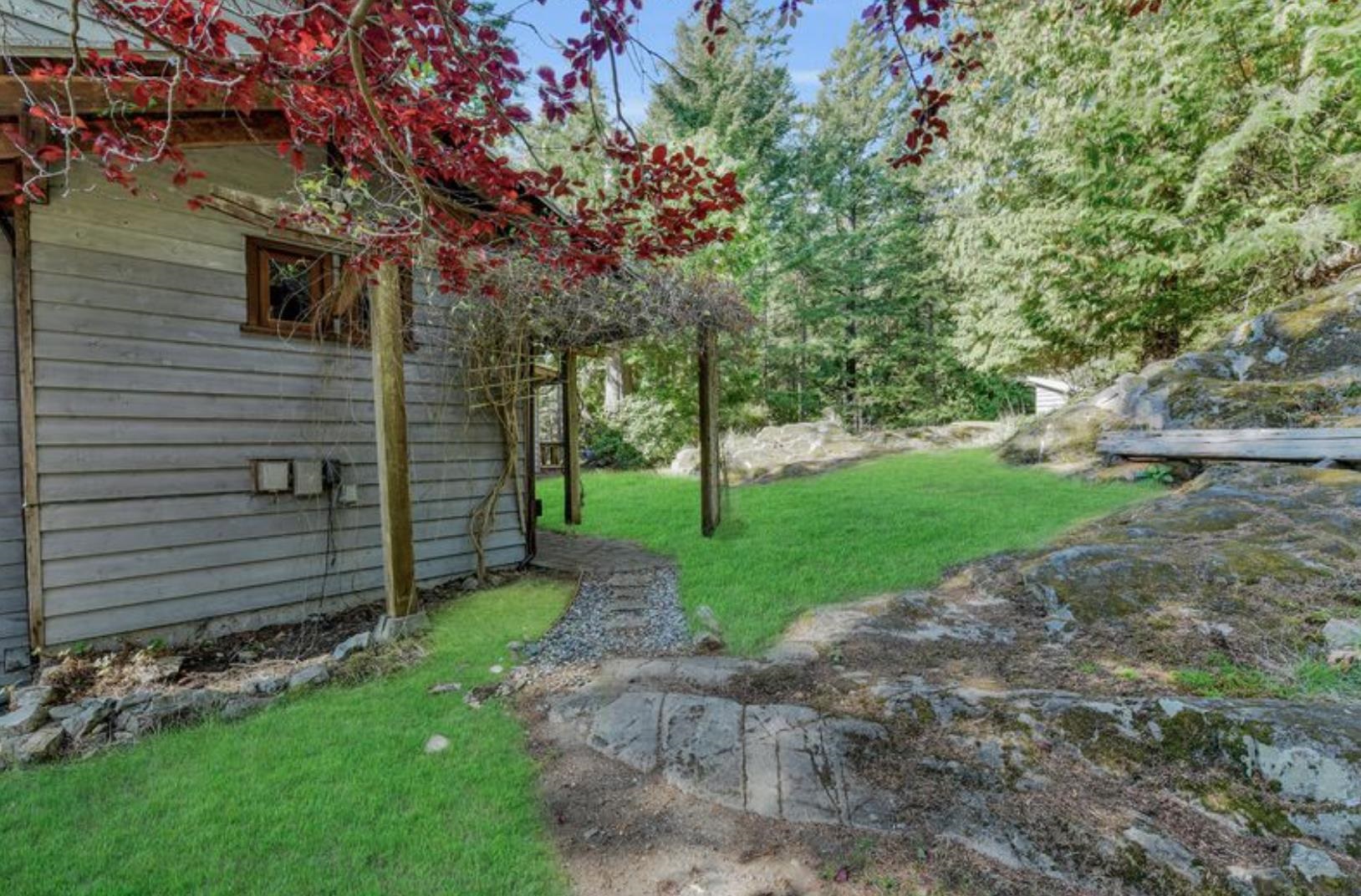 1091 Cowan Point Drive, House other with 4 bedrooms, 3 bathrooms and 3 parking in Bowen Island BC | Image 32