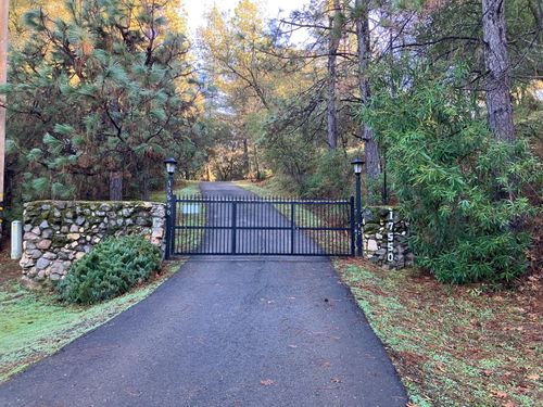 17550 Lueders Ct, Fiddletown, CA, 95629-9716 | Card Image