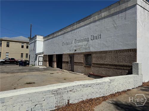 1112 Montgomery Street, savannah, GA, 31401 | Card Image