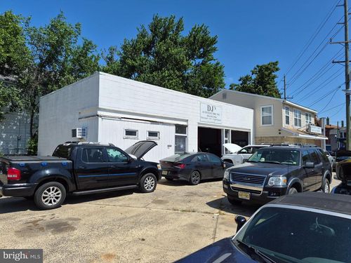 39 S Broadway, Gloucester City, NJ, 08030-1733 | Card Image