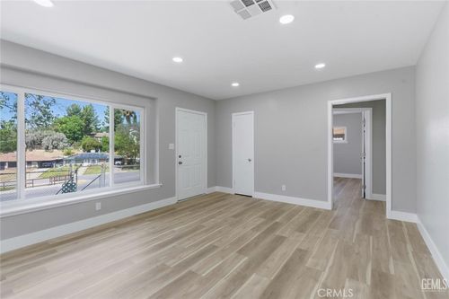 3017 River Boulevard, Bakersfield, CA, 93305 | Card Image