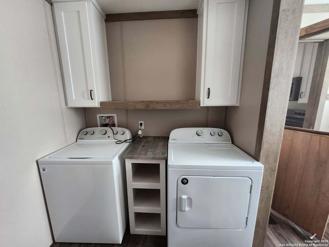 694 Las Palomas Dr, House other with 3 bedrooms, 2 bathrooms and null parking in Lytle TX | Image 11