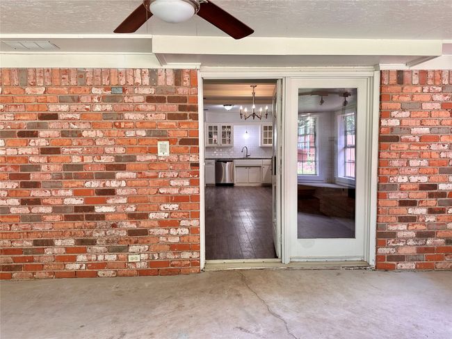 Entrance to property featuring a sink | Image 31