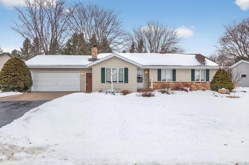 2516 W Sunnyview Circle, GRAND CHUTE, WI, 54914 | Card Image