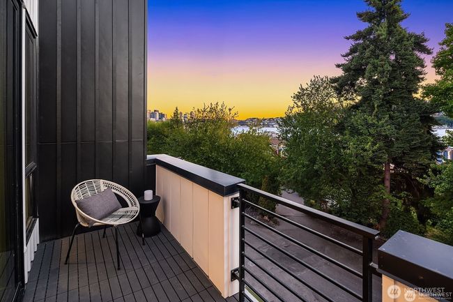 B - 2236 Fairview Ave E, Townhouse with 3 bedrooms, 4 bathrooms and null parking in Seattle WA | Image 8