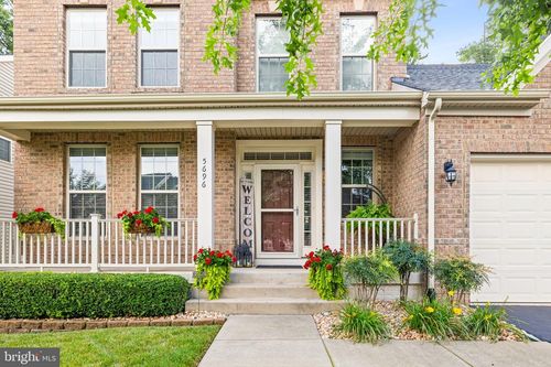 5696 Liberty Manor Cir, WOODBRIDGE, VA, 22193-3279 | Card Image