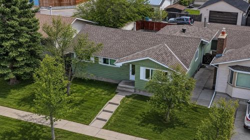 5835 28 Ave Ne, Calgary, AB, T1Y2E4 | Card Image