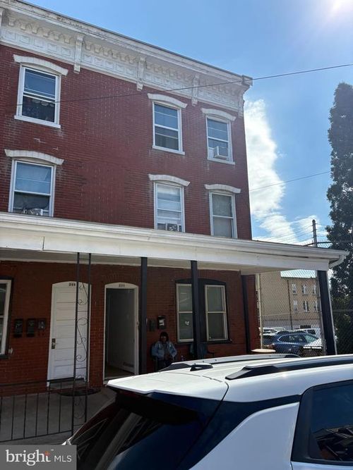 258 E Chestnut St, COATESVILLE, PA, 19320-3761 | Card Image