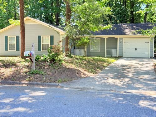 9 Bellows Ct, Greensboro, NC, 27407-6755 | Card Image