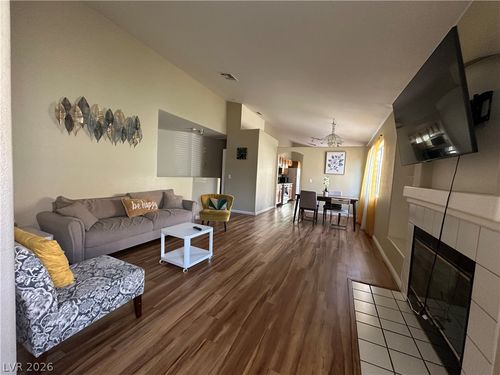 3645 Penedos Dr, Las Vegas, NV, 89147-1095 | Card Image