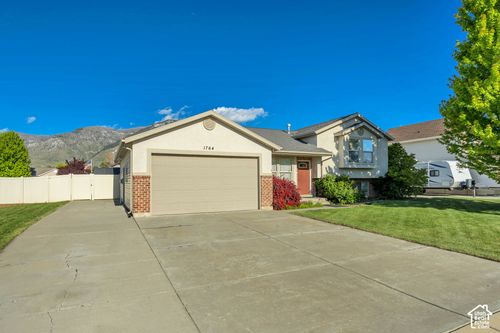 1764 300, North Ogden, UT, 84414-7315 | Card Image