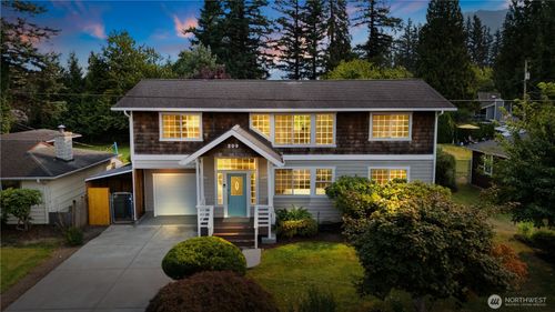 209 Ne 6th Street, North Bend, WA, 98045 | Card Image