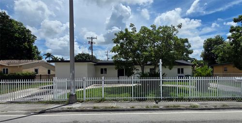 17301 Nw 47th Ave, Miami Gardens, FL, 33055-3633 | Card Image