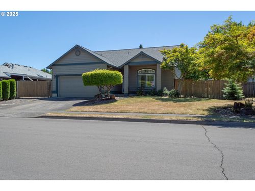 6194 Se Maple St, Hillsboro, OR, 97123-8334 | Card Image