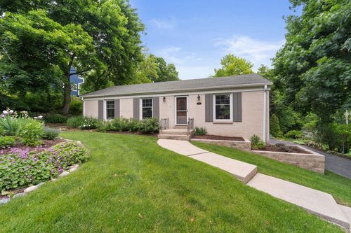 1060 Hawthorne Lane, Brookfield, WI, 53005 | Card Image