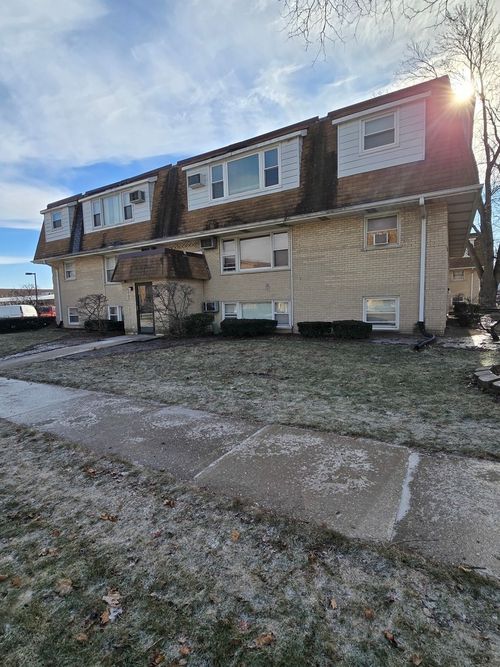 2-9911 W 58th St, Countryside, IL, 60525-7919 | Card Image