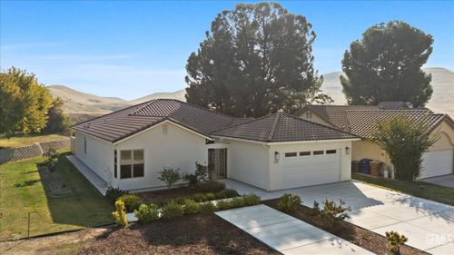 16120 Match Pointe Ct, Bakersfield, CA, 93306-9725 | Card Image