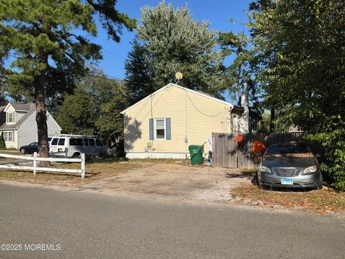1400 9th Ave, Toms River, NJ, 08757-2740 | Card Image