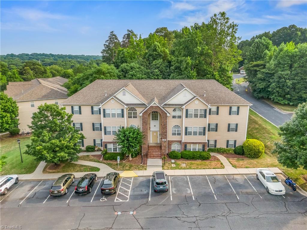 Salem Bluff Dr, Winston Salem, NC 27127