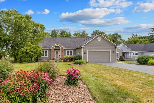 8405 Filaree Cir, Lysander, NY, 13027-8955 | Card Image