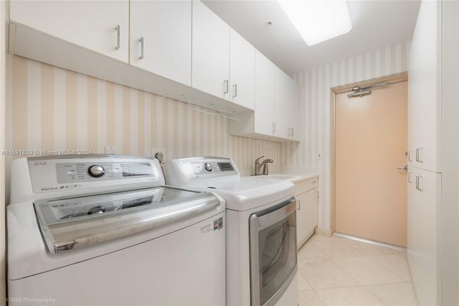 294 - 13635 Deering Bay Dr, Condo with 3 bedrooms, 4 bathrooms and null parking in Coral Gables FL | Image 28