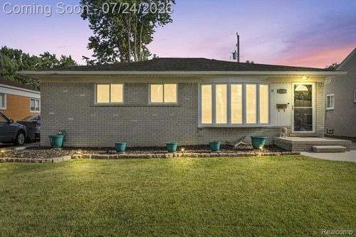 21518 Share St, Saint Clair Shores, MI, 48082-1276 | Card Image