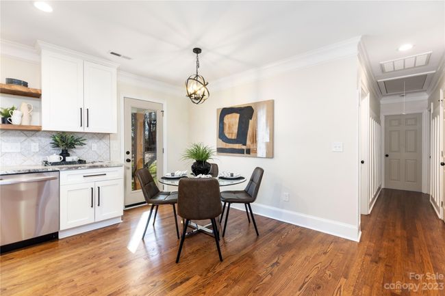 Breakfast Area | Image 14
