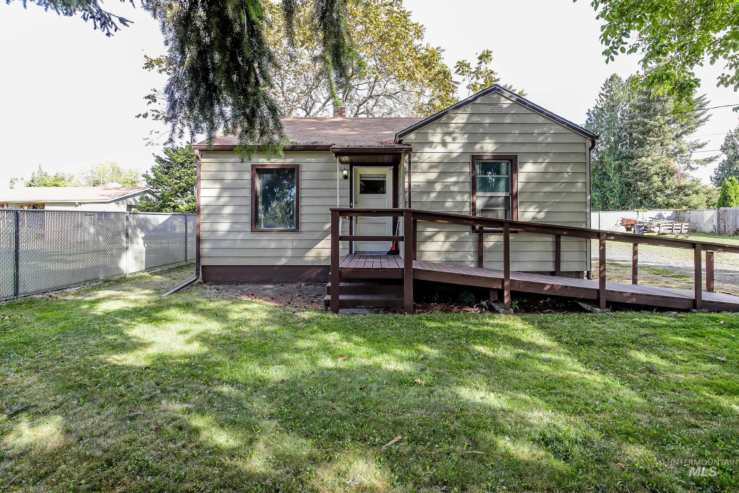 Warner Ave, Lewiston, ID 83501