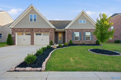 24518 Beacon Cir, Athens, AL, 35613-1215 | Card Image