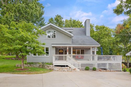 1940 Concordia St, Wayzata, MN, 55391-9320 | Card Image