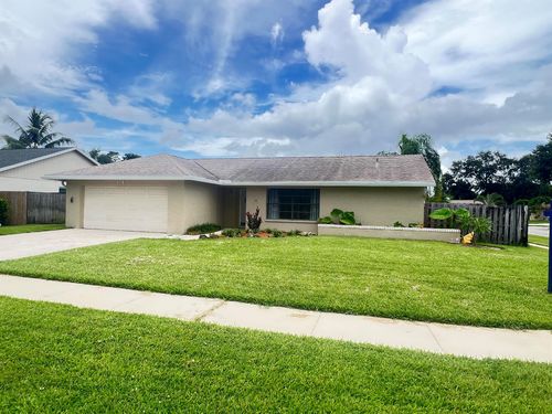 174 Parkwood Dr, Royal Palm Beach, FL, 33411-8258 | Card Image