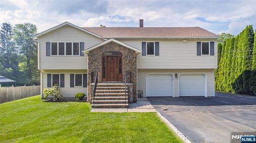 36 Bellows Ln, Towaco, NJ, 07082-1137 | Card Image