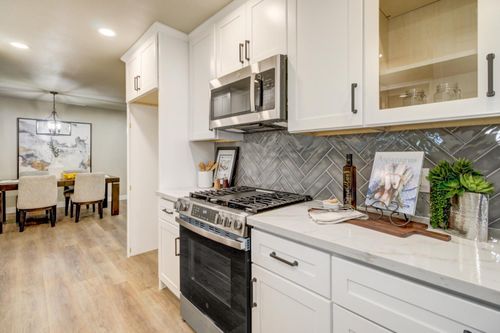 5512 Valhalla Dr, Carmichael, CA, 95608-1234 | Card Image