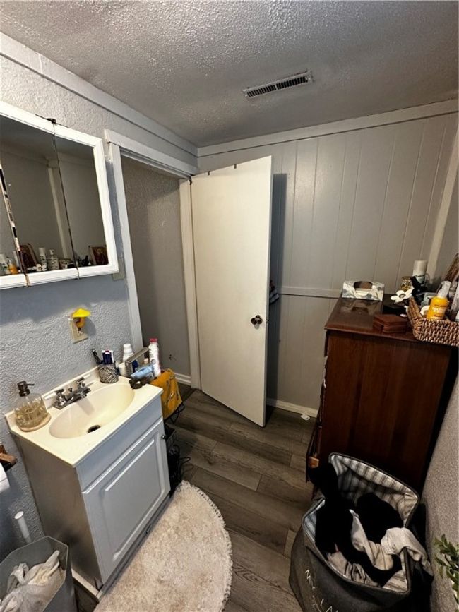 APT-5 - 548 Hansen Ave, Condo with 1 bedrooms, 1 bathrooms and 2 parking in Lyndora PA | Image 16