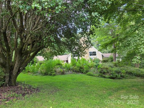 440 Rickel Dr, Hendersonville, NC, 28739-2204 | Card Image