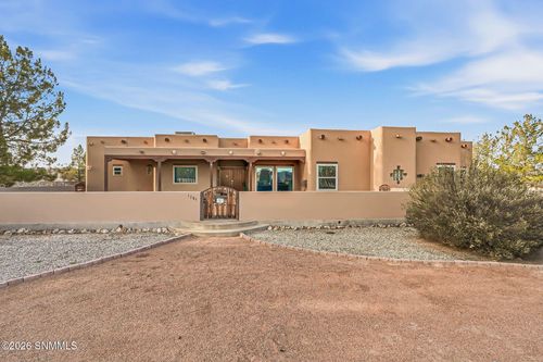 1285 Apple Tree Ln, Las Cruces, NM, 88007-6802 | Card Image
