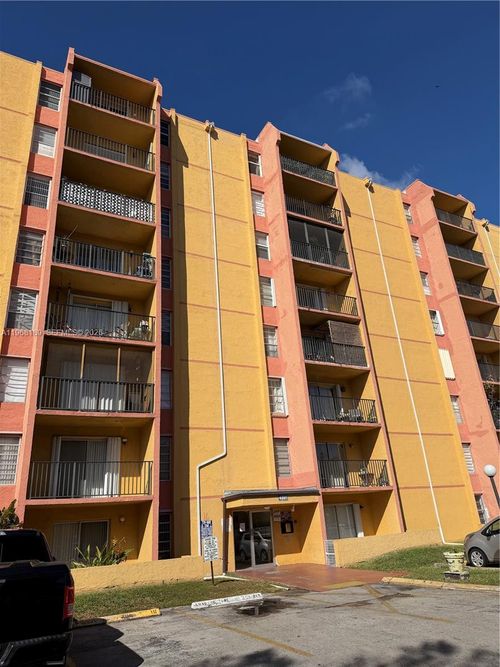 16-4801 Nw 7th St, Miami, FL, 33126-2365 | Card Image