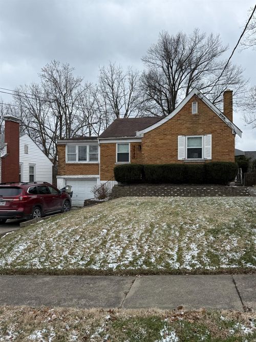 5549 Surrey Ave, Cincinnati, OH, 45248 | Card Image
