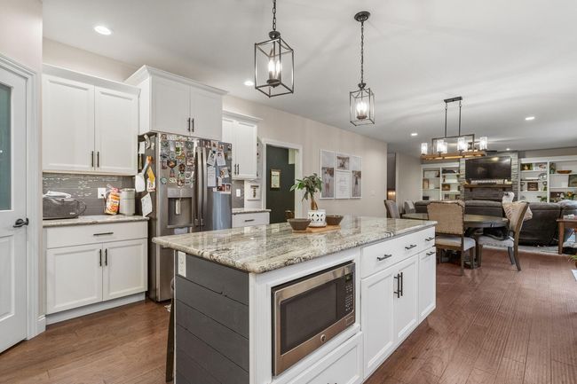 611 Weldon Springs Rd, House other with 4 bedrooms, 4 bathrooms and 3 parking in Monticello IL | Image 16