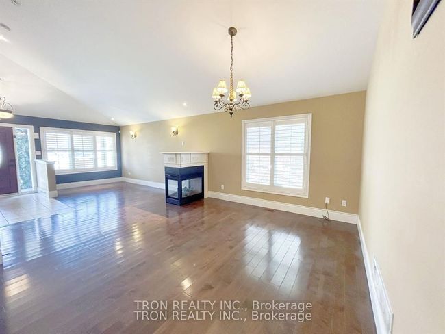888 Barbados St, House other with 4 bedrooms, 3 bathrooms and 4 parking in Oshawa ON | Image 4