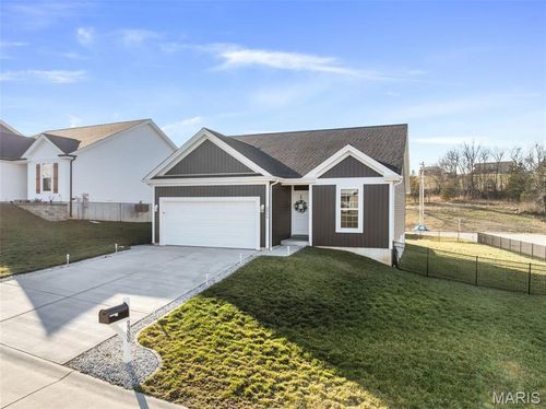 2300 Matthias Close, Washington, MO, 63090-5710 | Card Image