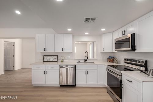 742 E 9th Ave, Mesa, AZ, 85204-4108 | Card Image
