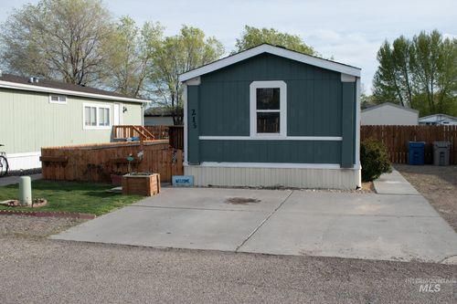 215 Colleen Dr, Mountain Home, ID, 83647-3487 | Card Image