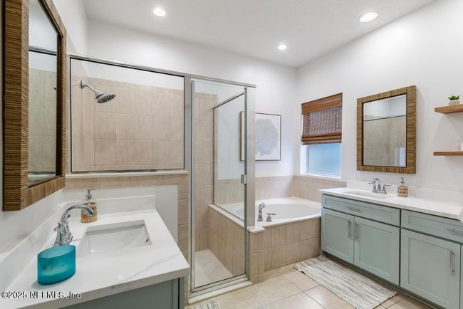 Primary Bathroom | Image 29