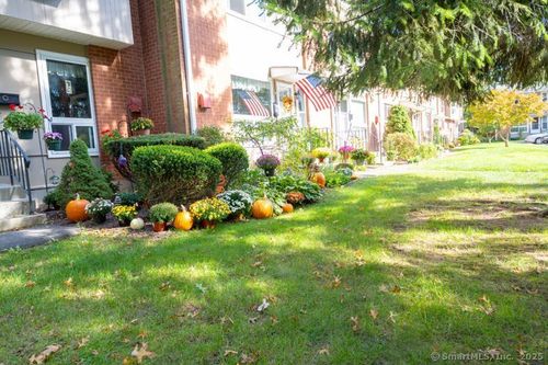 147 Centerbrook Rd, Hamden, CT, 06518-3401 | Card Image