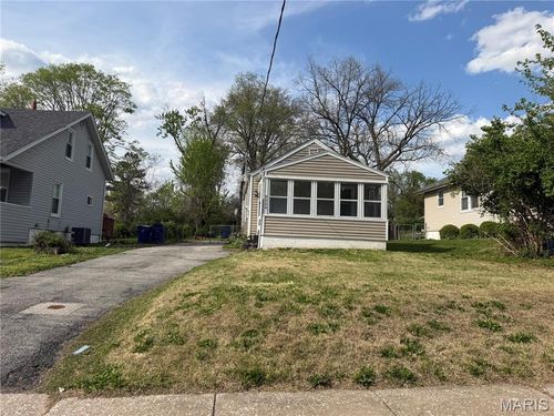 9922 Norwich Dr, Saint Louis, MO, 63137-1417 | Card Image