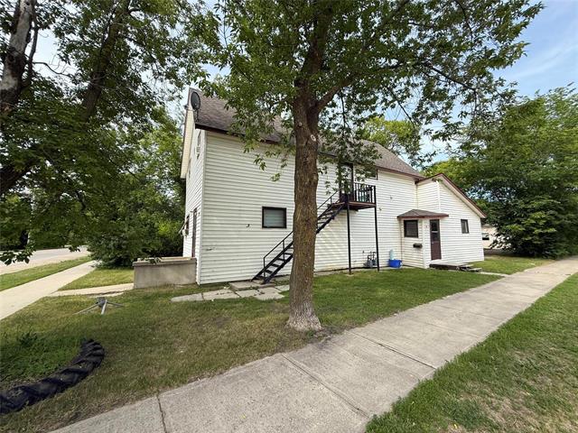 Commercial Sale in Selkirk 3