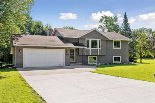 32023 Fern Trl, Stacy, MN, 55079-9755 | Card Image