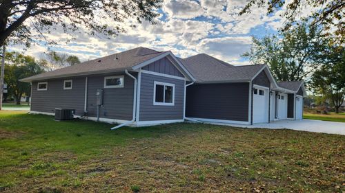 901 7th Ave Sw, Pipestone, MN, 56164-1032 | Card Image